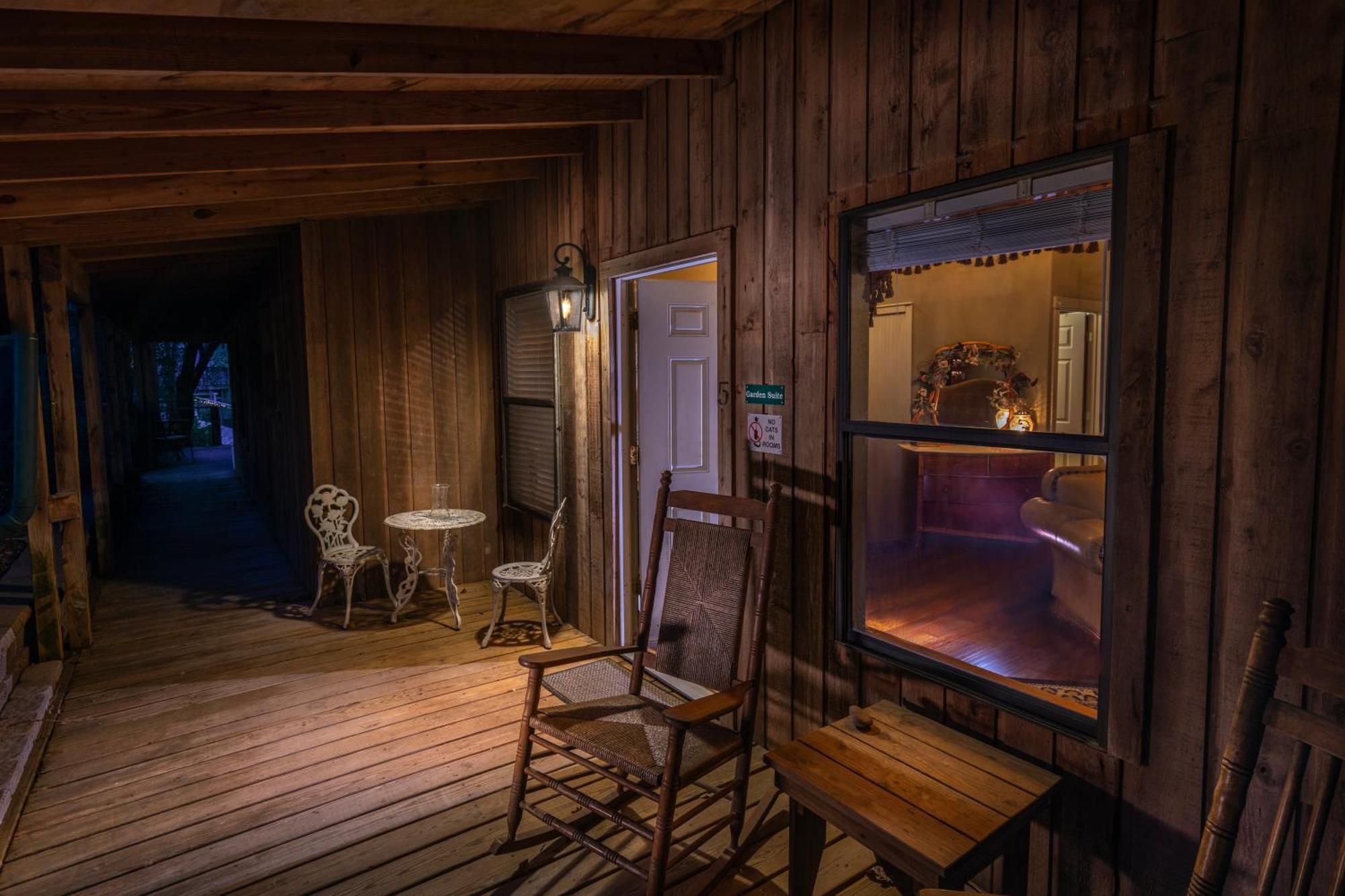 Bed And Breakfast On White Rock Creek Уэйко Экстерьер фото