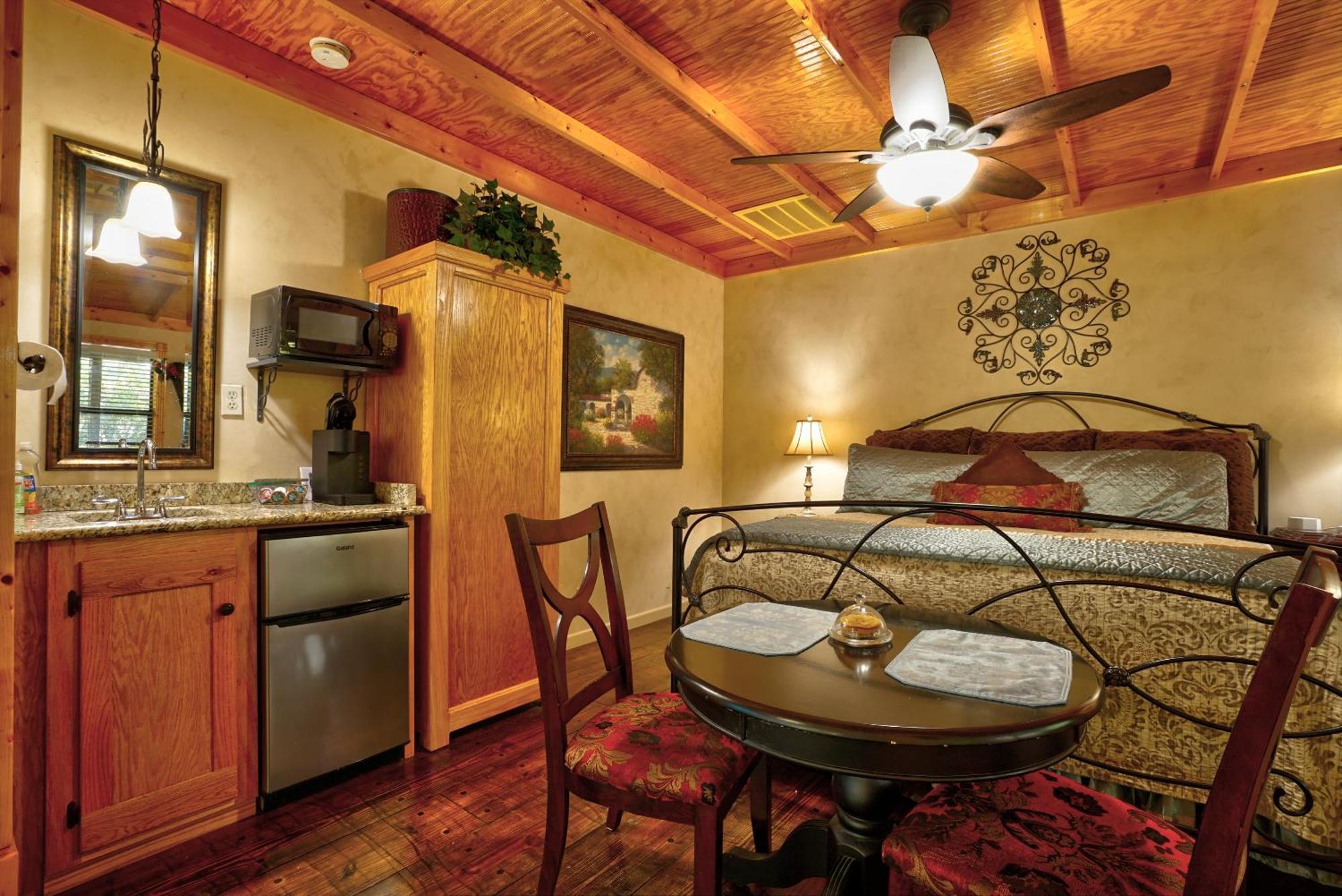 Bed And Breakfast On White Rock Creek Уэйко Экстерьер фото