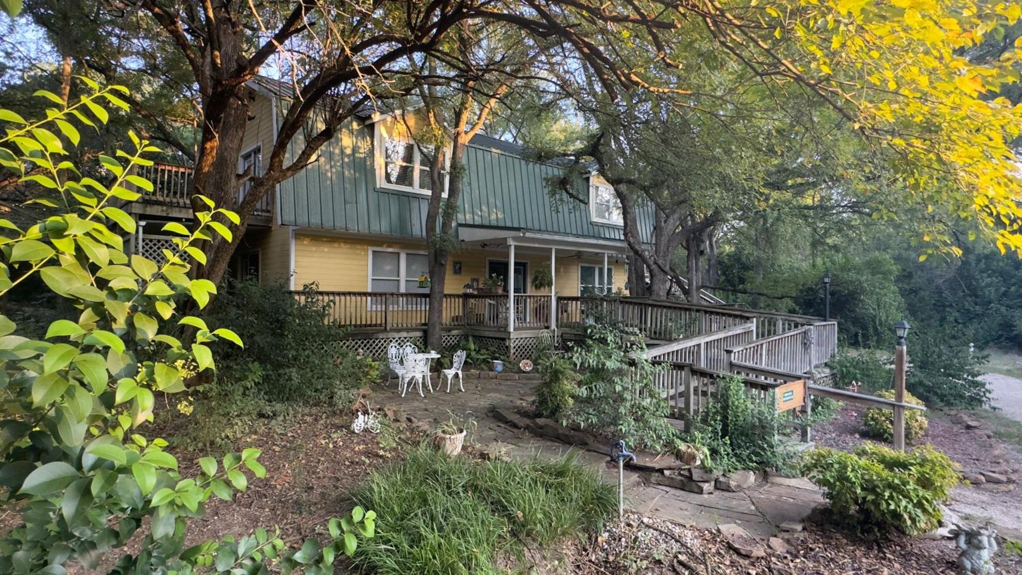 Bed And Breakfast On White Rock Creek Уэйко Экстерьер фото