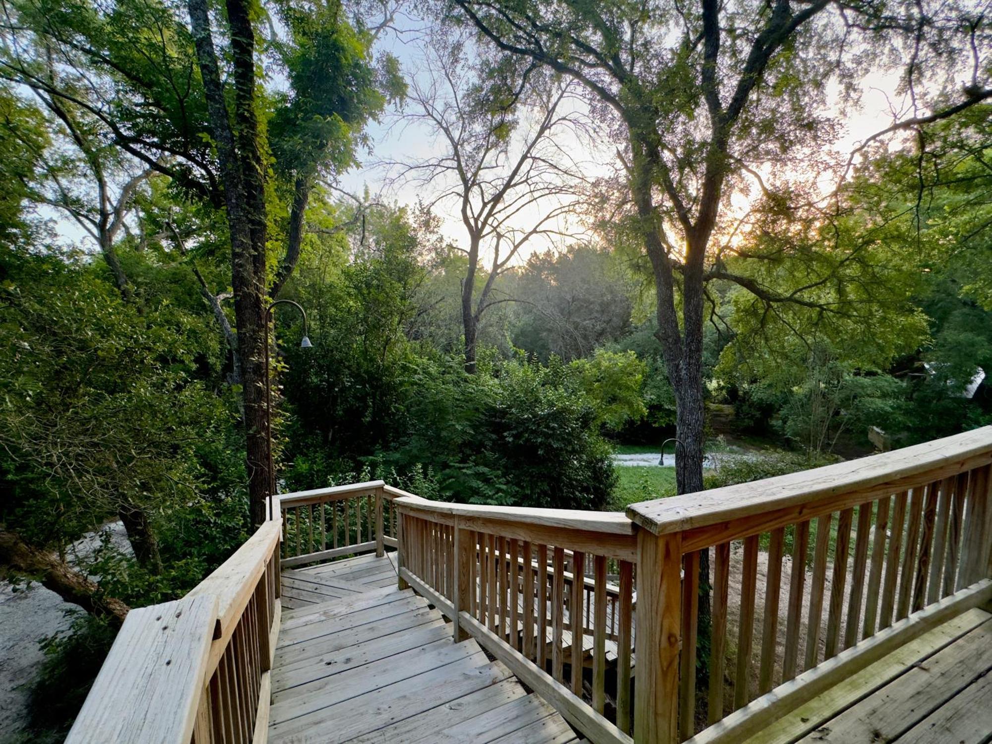 Bed And Breakfast On White Rock Creek Уэйко Экстерьер фото