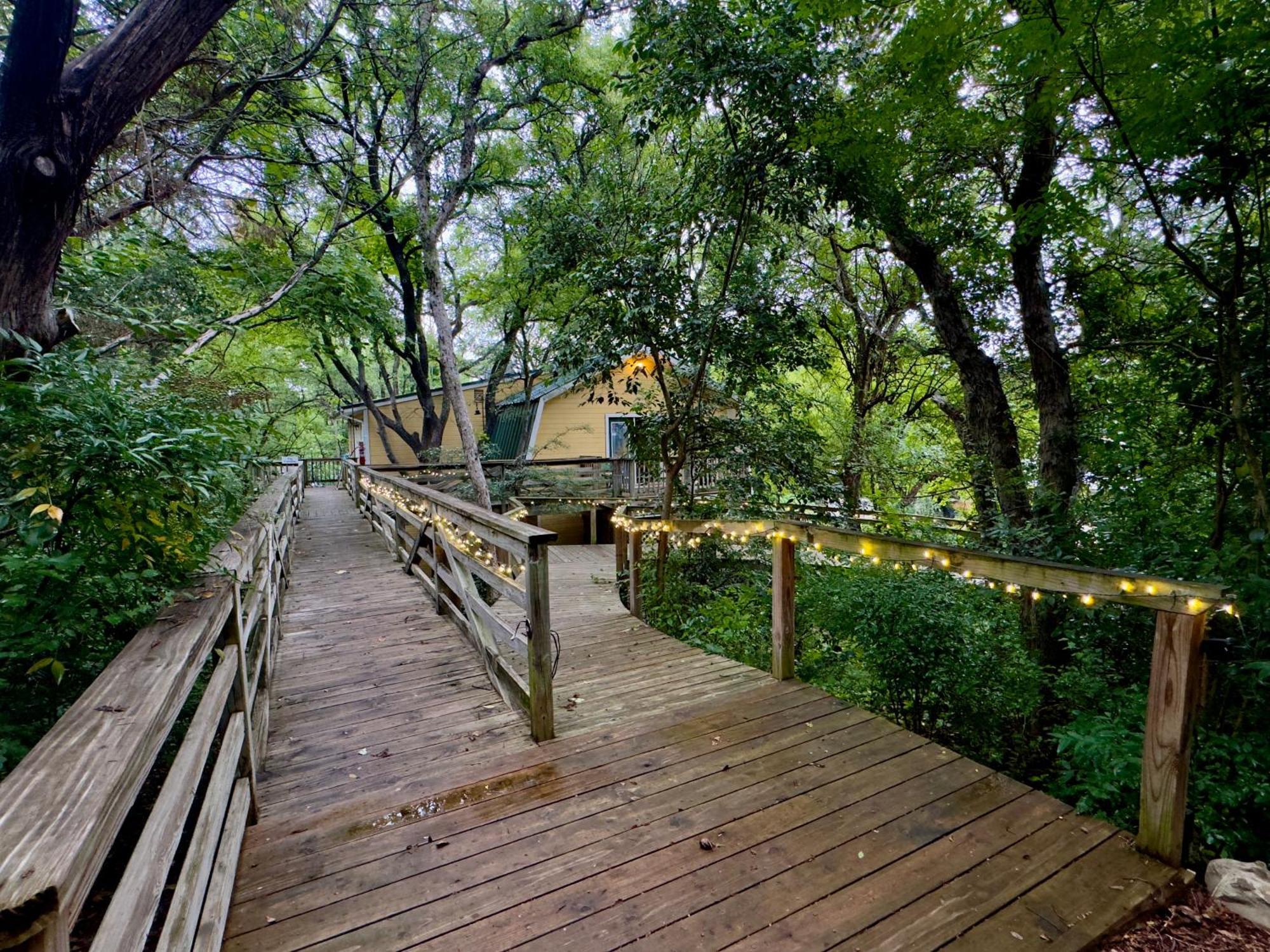 Bed And Breakfast On White Rock Creek Уэйко Экстерьер фото