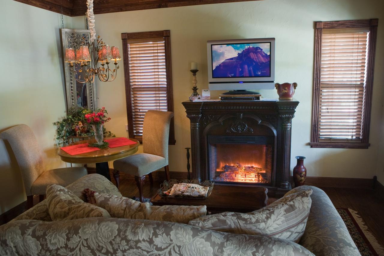 Bed And Breakfast On White Rock Creek Уэйко Экстерьер фото